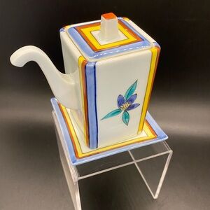 Japanese Ceramic cruet or soy sauce dispenser, excellent condition.